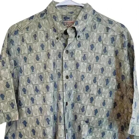 Woolrich Men's Gray/Blue Cotton Fish Print Button Down Short Sleeve Shirt - Picture 2 of 8